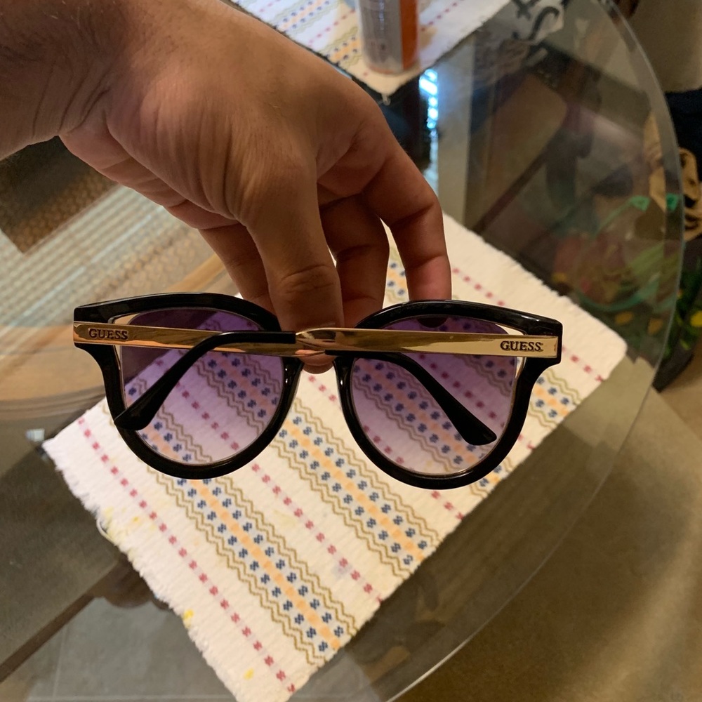 Woman’s guess glasses